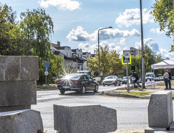 Befejeződött a Korányi utca felújításának első szakasza – Az egyirányúsítást feloldották