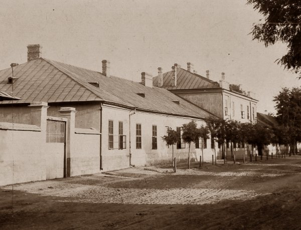 Amiről az utcák mesélnek... - A Honvéd utcai laktanya        