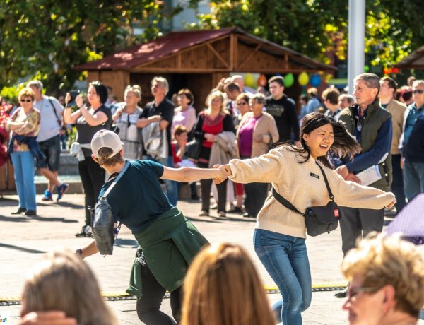 Kígyózó sorok az idei Tirpák Fesztiválon - 20 ezer adag étellel készülnek 