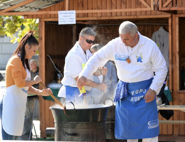 Bogrács- és Grillbajnoksággal folytatódott vasárnap a Tirpák Fesztivál