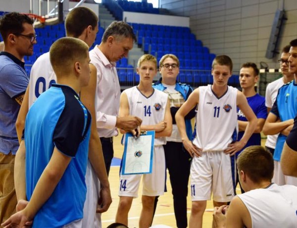 Csoportgyőztes kosarasok - mind a négy meccsét megnyerte a Blue Sharks