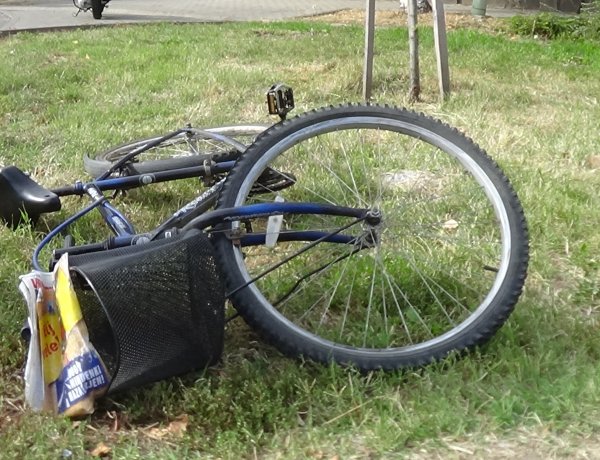 Baleset történt hétfőn a Kígyó és a Virág utca kereszteződésénél