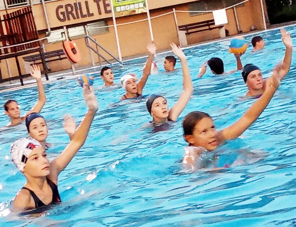 Vízilabda - lány együttest is indít a bajnokságban a nyíregyházi  Aqua SE