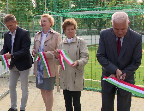Műfüves létesítmény – Átadták az MLSZ ovi-foci pályát Nyíregyházán! 