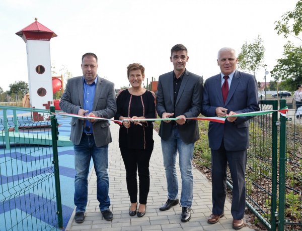 Új közösségi színtere lett a Kertvárosnak – Játszótér, KRESZ park, transferközpont 