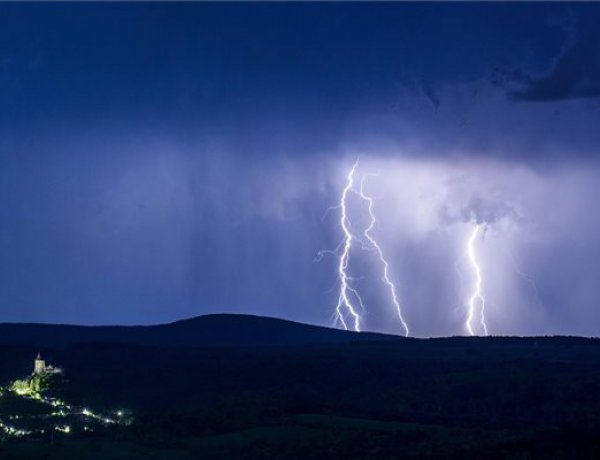 Zivatarok miatt figyelmeztet az Országos Meteorológiai Szolgálat