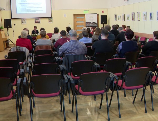 Disszeminációs rendezvényt tartott a könyvárban a Fehér Bot Alapítvány