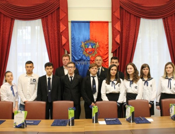 A Tourist Police program diákjait jutalmazták meg Nyíregyházán