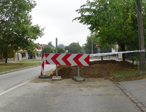 Forgalomkorlátozásra számíthatnak a közlekedők a Csaló köznél