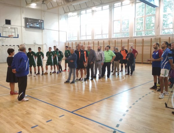 Több mint negyven éve minden esztendőben öregfiúk kézimeccs a Zrínyiben