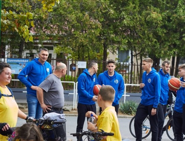 Bringapont a Hímesben – A Blue Sharks kosarasai is a helyszínen voltak