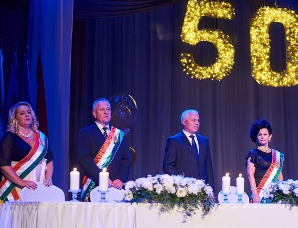 Arany Nap – Az idei évben aranylakodalmukat ünneplőket köszöntötték Nyíregyházán