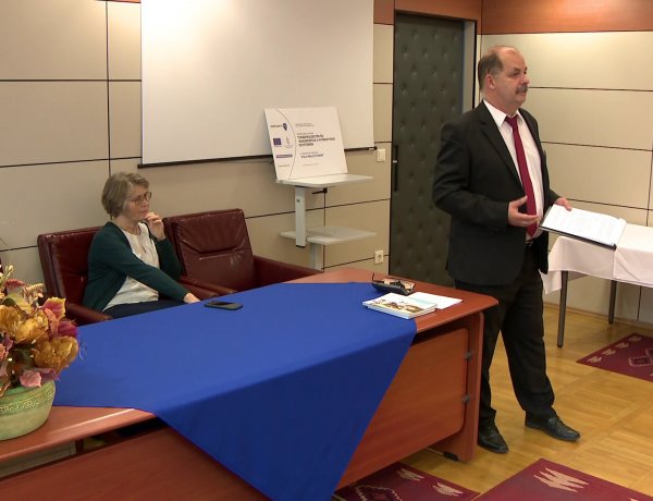 Egy év múlva már angol nyelvű képzéseket is indít a Nyíregyházi Egyetem