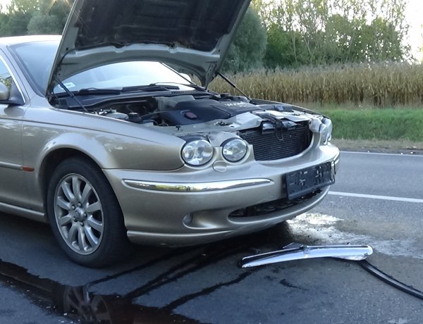 Hármas karambol az Orosi úton, személyi sérülés nem történt, az anyagi kár jelentős