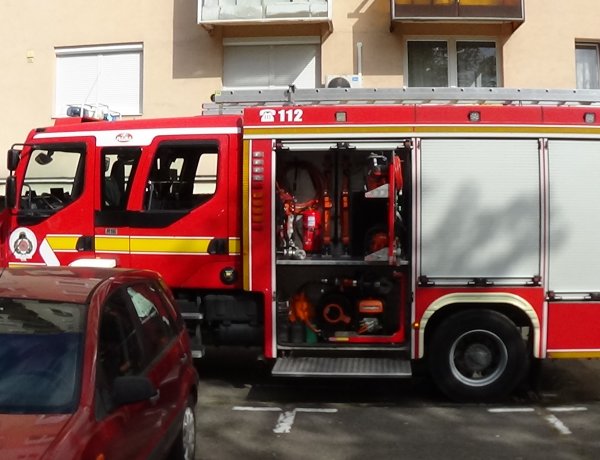 Elektromos zárlat okozhatott tüzet egy nyíregyházi lakásban, az Etel közben