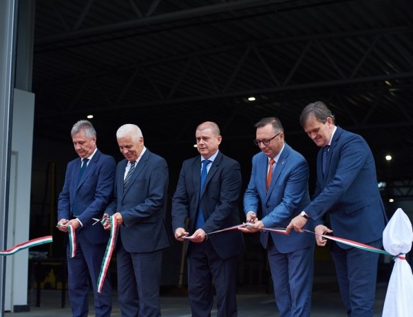 Hazánkban egyedülálló technológiával rendelkező kőfeldolgozó üzemet avattak Nyíregyházán