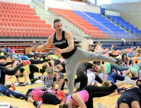 Fitt-Szüret Katus Attilával Nyíregyházán, a Continental Arénában 