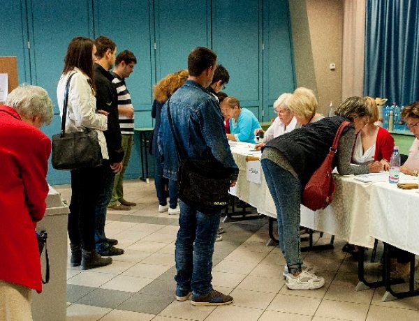 Letették esküjüket a szavazatszámláló bizottságok tagjai - Oktatásban is részesültek