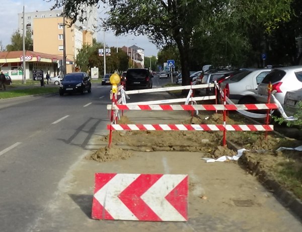 Forgalomkorlátozás mellett közlekedhetnek a Kossuth utcán   