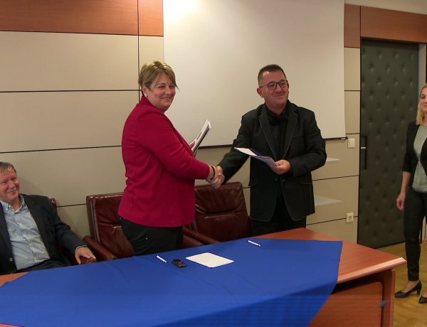 Együttműködési megállapodás - szerződést kötött a Nyíregyházi Egyetem és a Spartacus