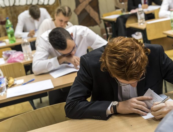 Pénteken megkezdődtek az őszi érettségik: nemzetiségi nyelv és irodalom írásbeli