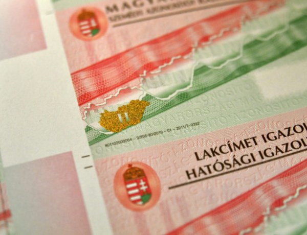 Szavazni személyazonosító igazolvánnyal és lakcímkártyával lehet