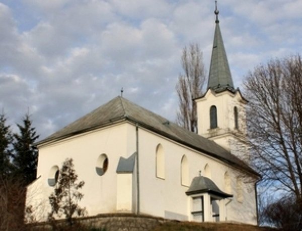 Amiről az utcák mesélnek – Az orosi református templom története