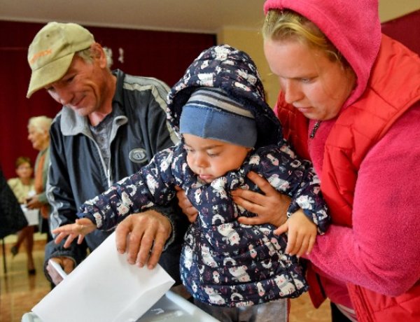 Friss adatok a Nemzeti Választási Irodától: a szavazók 18 százaléka voksolt 11 óráig