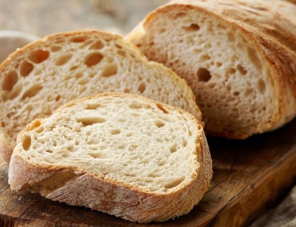 A Kenyér világnapján kedveskednek friss pékáruval a rászorulóknak szerdán, a Kossuth téren