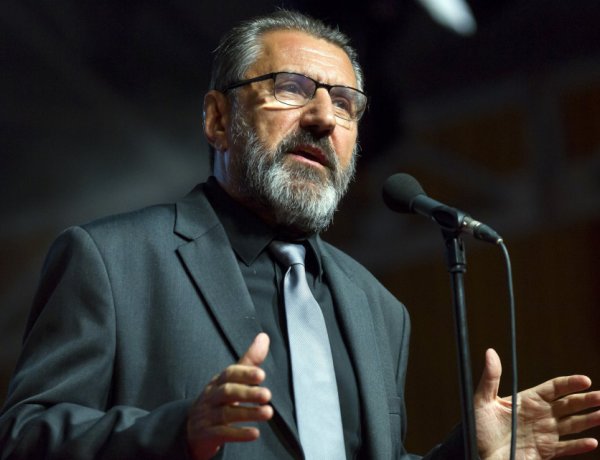 Eperjes Károly színművész előadása a nyíregyházi Magyarok Nagyasszonya-társszékesegyházban