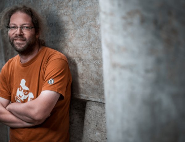 Varró Dániel volt a Bencs Villa Többszemközt rendezvénysorozatának vendége