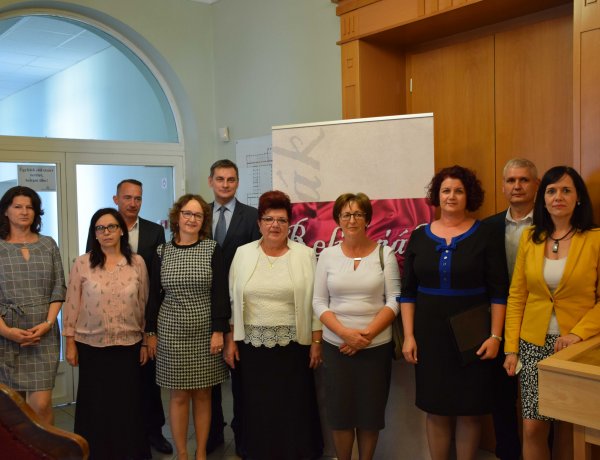 Relikviák címmel nyílt kiállítás a Nyíregyházi Törvényszéken