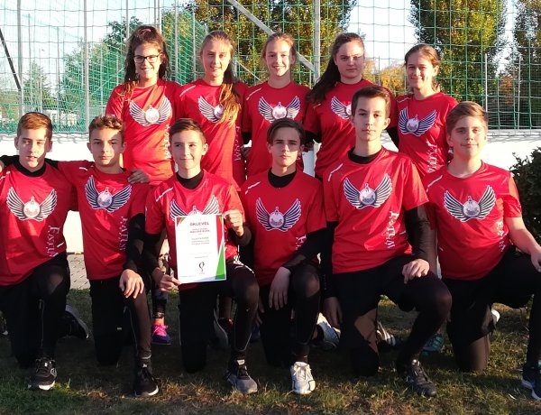 Újabb dobogóval zárták a versenyévet az Apáczai IKSE frizbisei