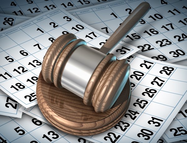 Továbbra is letartóztatásban maradnak az emberkereskedelemmel gyanúsított férfiak