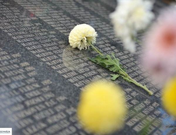 Az Elhurcoltak Emléknapja - gyászünnepség az Északi temetőben