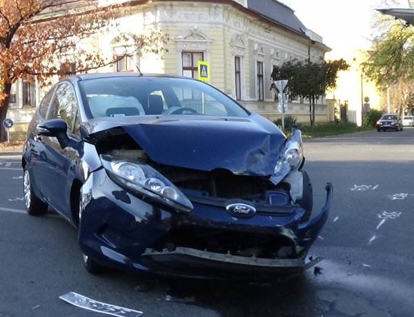 Nem adott elsőbbséget – Baleset történt a belvárosban, a Bessenyei téren