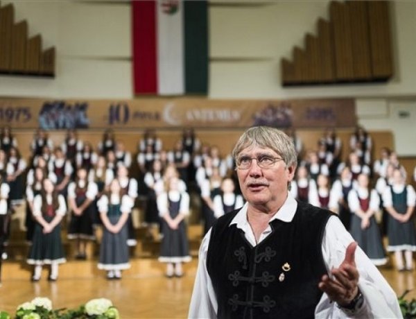 Találkozzunk a Cantemus kórusbérletén a Kodály Zoltán Általános Iskola hangversenytermében