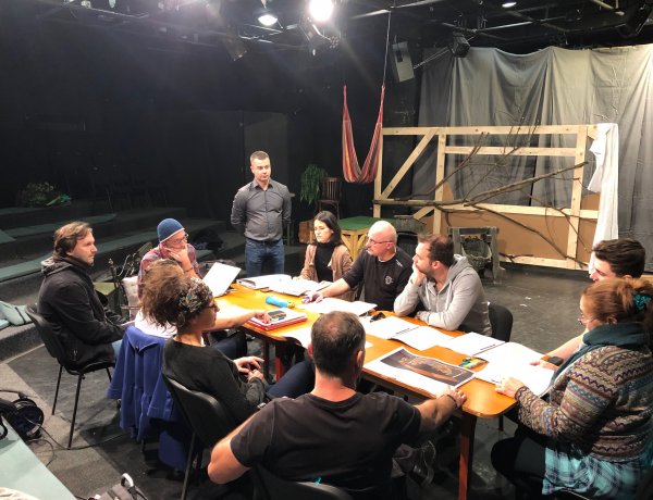 Olvasópróba a Móricz Zsigmond Színházban: az Állati színjátékot november végén mutatják be