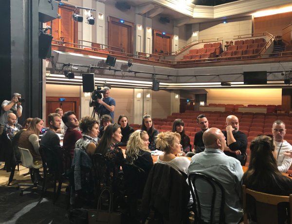 9-től 5-ig – Megtartották az első olvasópróbát, december 7-én premier!