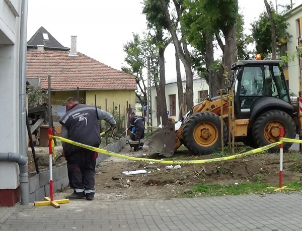 Munkálatokat végez a NYÍRVV a Csillag utca és az Eötvös utca sarkán