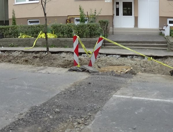 Így haladnak a munkálatok a Szarvas utcán – Friss útinfókért kattintson!