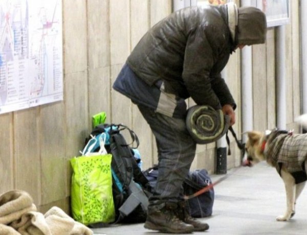 Senkinek sem kell az utcán éjszakáznia, van elég férőhely    