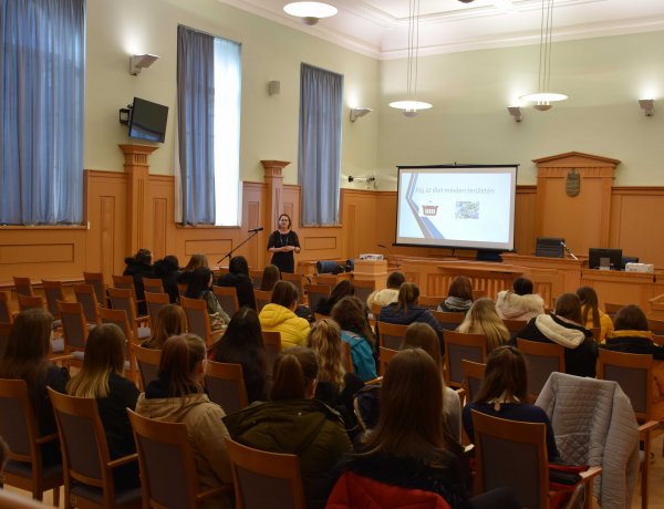 A Tokaji Ferenc Gimnáziumból látogattak diákok a Nyíregyházi Törvényszékre