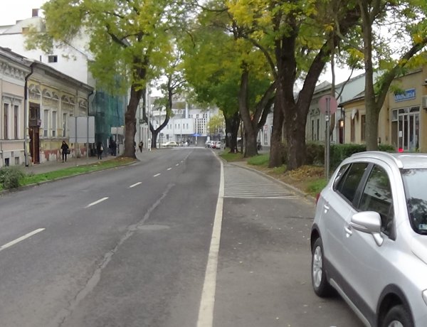 Becsületességből jeles – Meghúzott egy parkoló autót, a helyszínen hagyta elérhetőségét