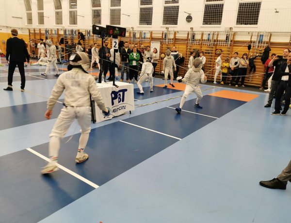 Két helyszín, több érem - jól szerepeltek a kardozók a fővárosban és Szolnokon