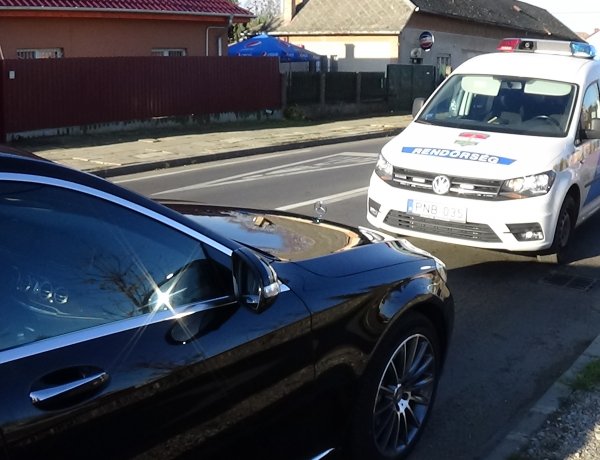 Jelentős anyagi kárral járó baleset történt a Kállói út és a Kökény utca csomópontjánál