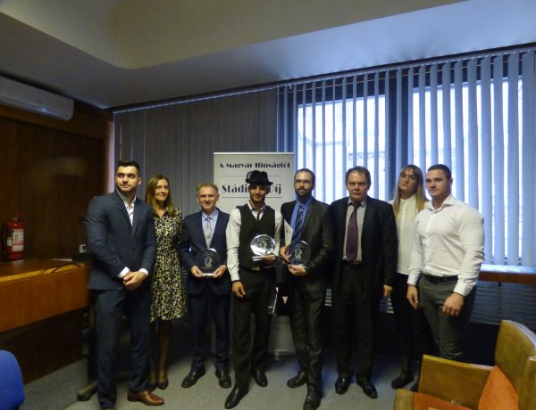 Stádium-díjat kapott Kubik József, a Széchenyi történelem tanára