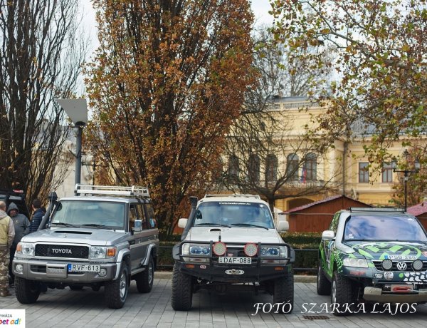 85 terepjáró, és látványos rajt a Kossuth térről - Legend Rally 2019-es Évadzáró futam