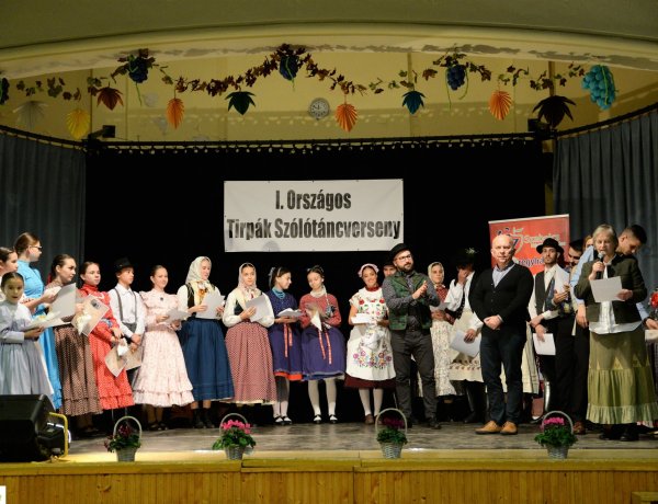 Rangos versenynek adott otthont Mandabokor - I. Országos Tirpák Szólótáncverseny