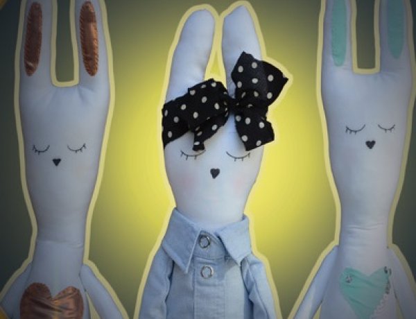 Kreatív öltések - kiállítás Deák Andrea alkotásaiból a Vasutas Művelődési Házban